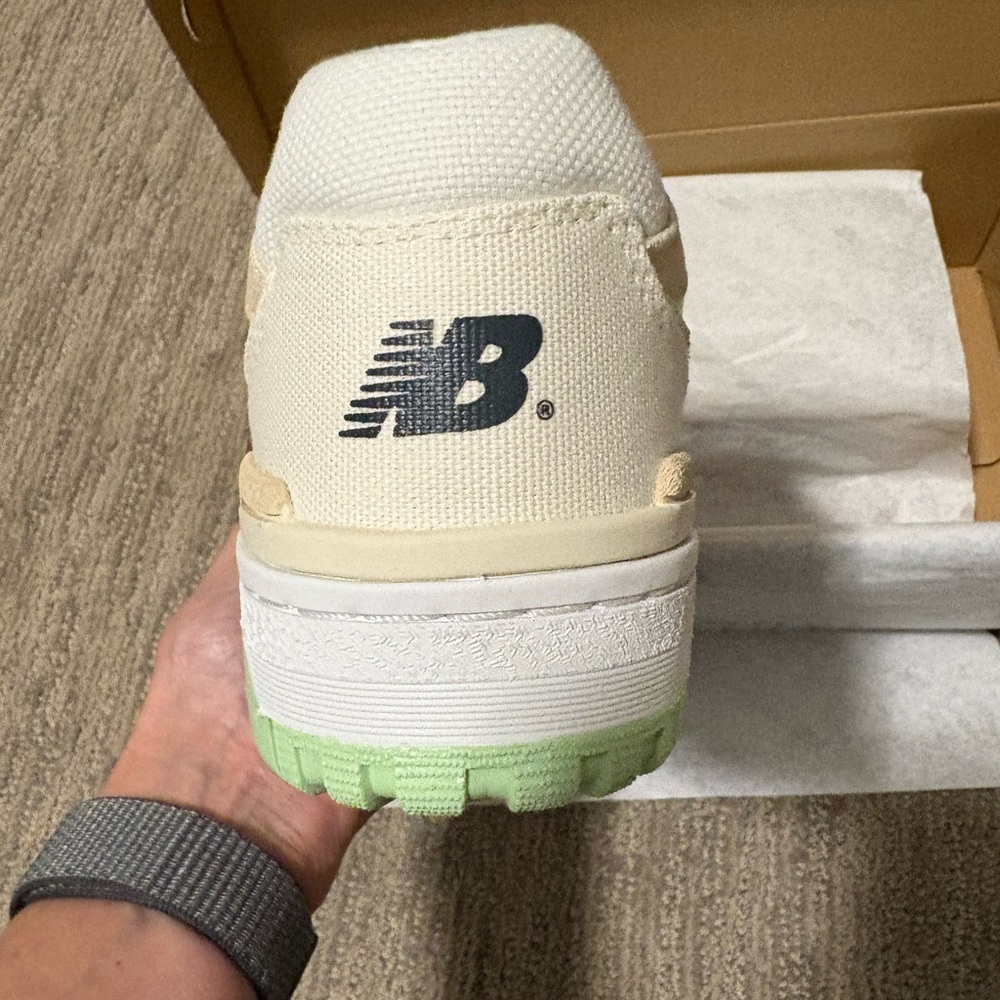 NEW BALANCE 550 - Picture 9 of 13